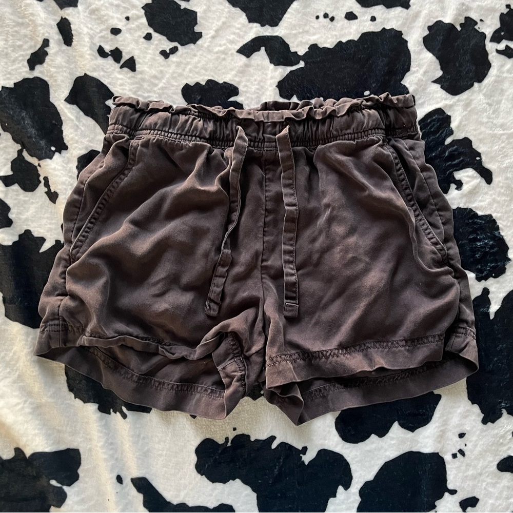 BROWN SHORTS